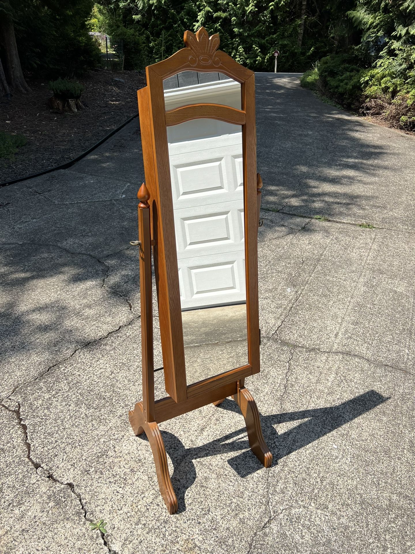 Mirror / Jewelry Case