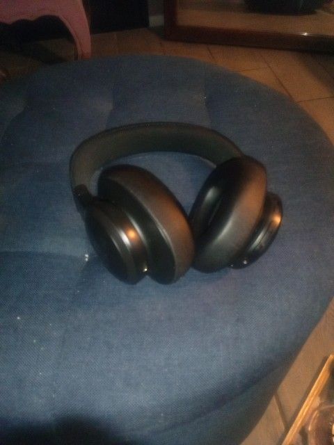 JBL Live Wireless Headphones Brand New