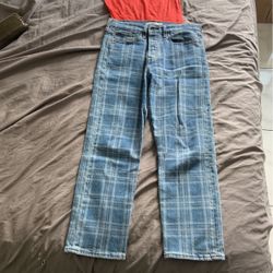 Jeans New Levi’s Wedgie Straight With Plaid Pattern   Size 29. Equivalent  To A Size 6..New 