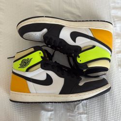 Jordan 1 Volt Gold 