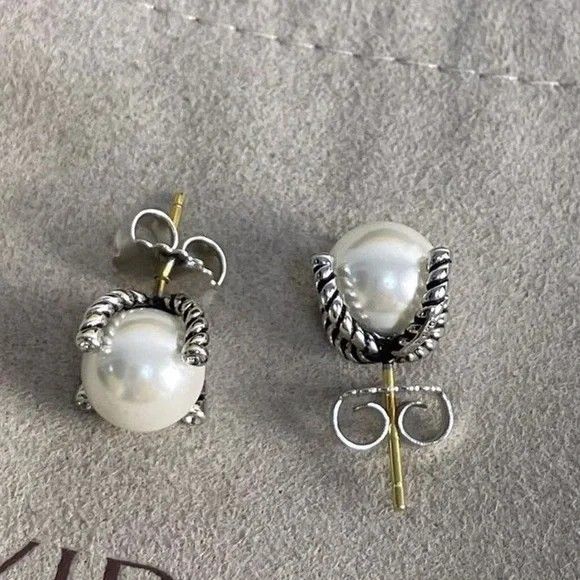 Pearl accessories D.....Y