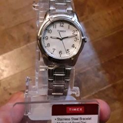 NEW Ladies Timex Mother of Pearl Watch * Bracelet * WR30