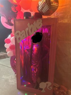 Photo Shadow Booth With Strobe Light