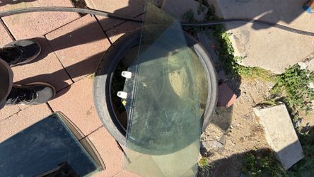 2003 Honda pilot front  driver side glass
