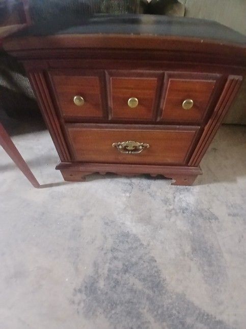 2 Drawer Nightstand