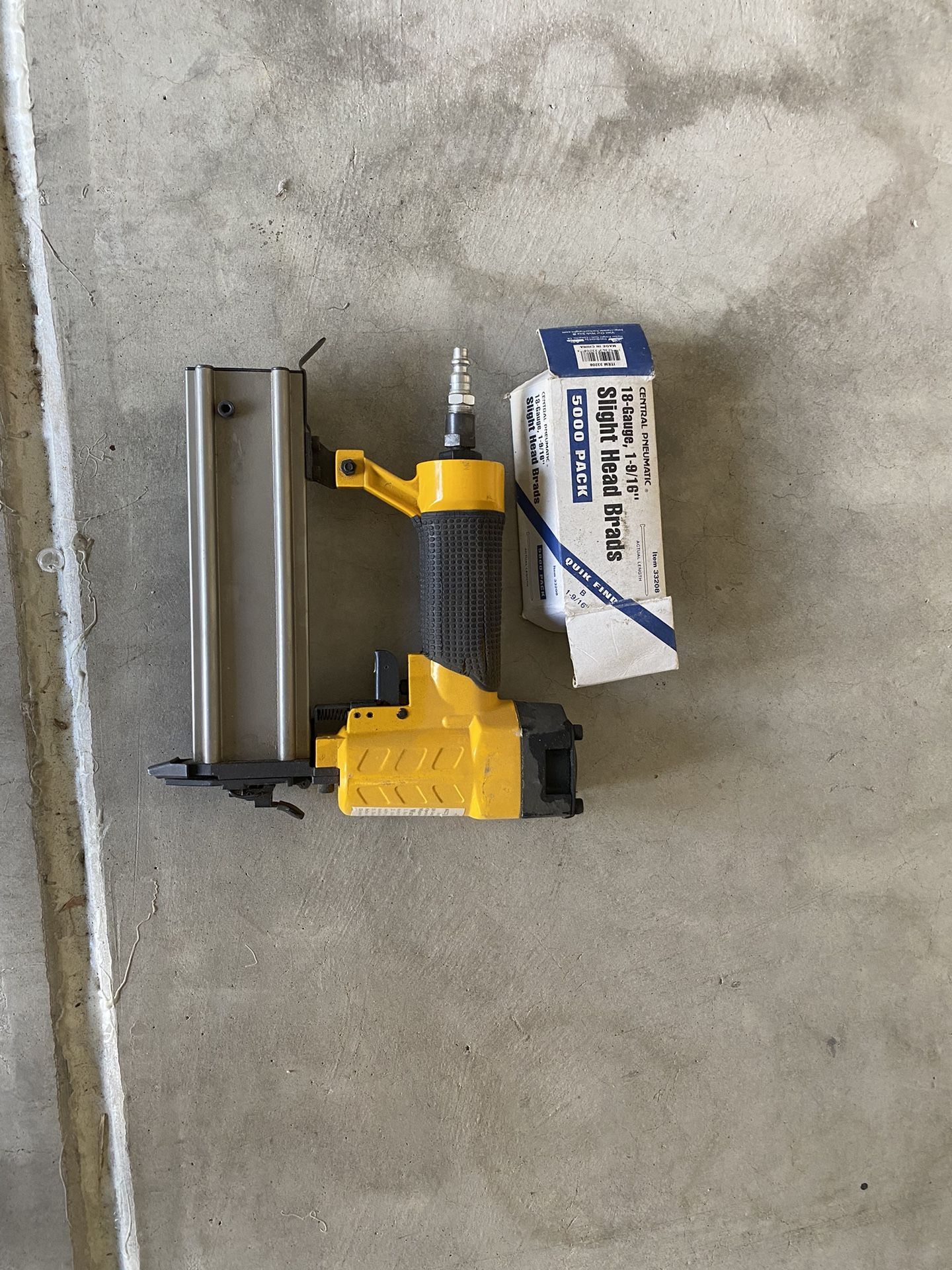 Air Brad Nailer