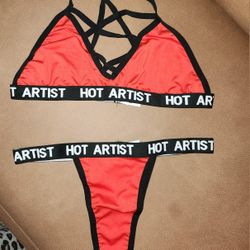 Hot Artist  Size L