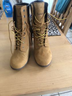Timberland Boots  Women 9 1/2