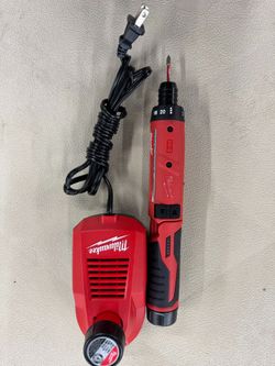 MILWAUKEE M4 4-VOLT CORDLESS 1/4IN SCREWDRIVER USED