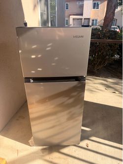Mini Fridge with freezer