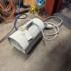 Dewalt heater 220