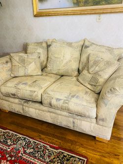 Couch set