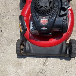 NTD lawn Moore made for Yardman what is a push big we’ll just saying is like new find me one time cut your grass all the time no issues wi issues with