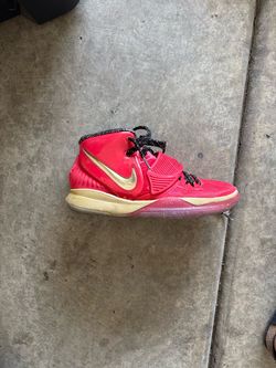 Basketball shoes