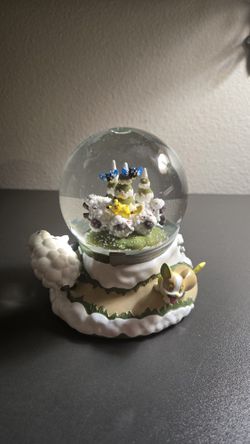 Pokémon Snow Globe