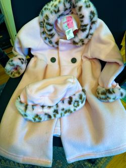 Girls Light Weight Fancy Winter Coat With Cap: Size 4T