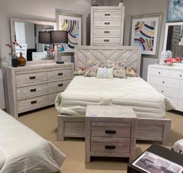 Bedroom sets queen size bed, dresser, mirror & nightstand (not including mattress)