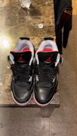 Bred jordan 4’s