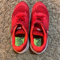 Youth Nike Shoe Size US 13.5