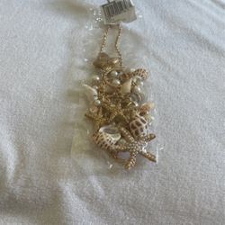 Real seashell decorative necklace