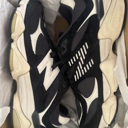 AUTHENTIC NEW BALANCE 9060 BLACK & WHITE SZ 10.5 