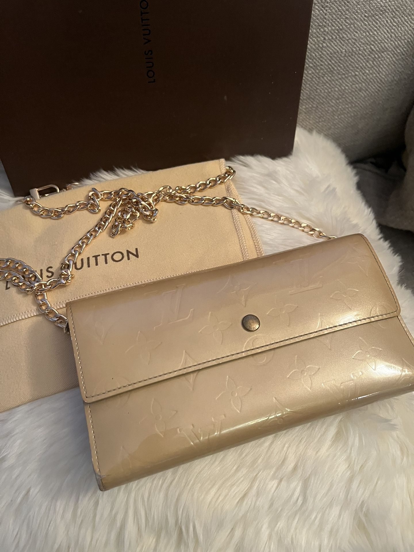 Louis Vuitton Vernis International Wallet