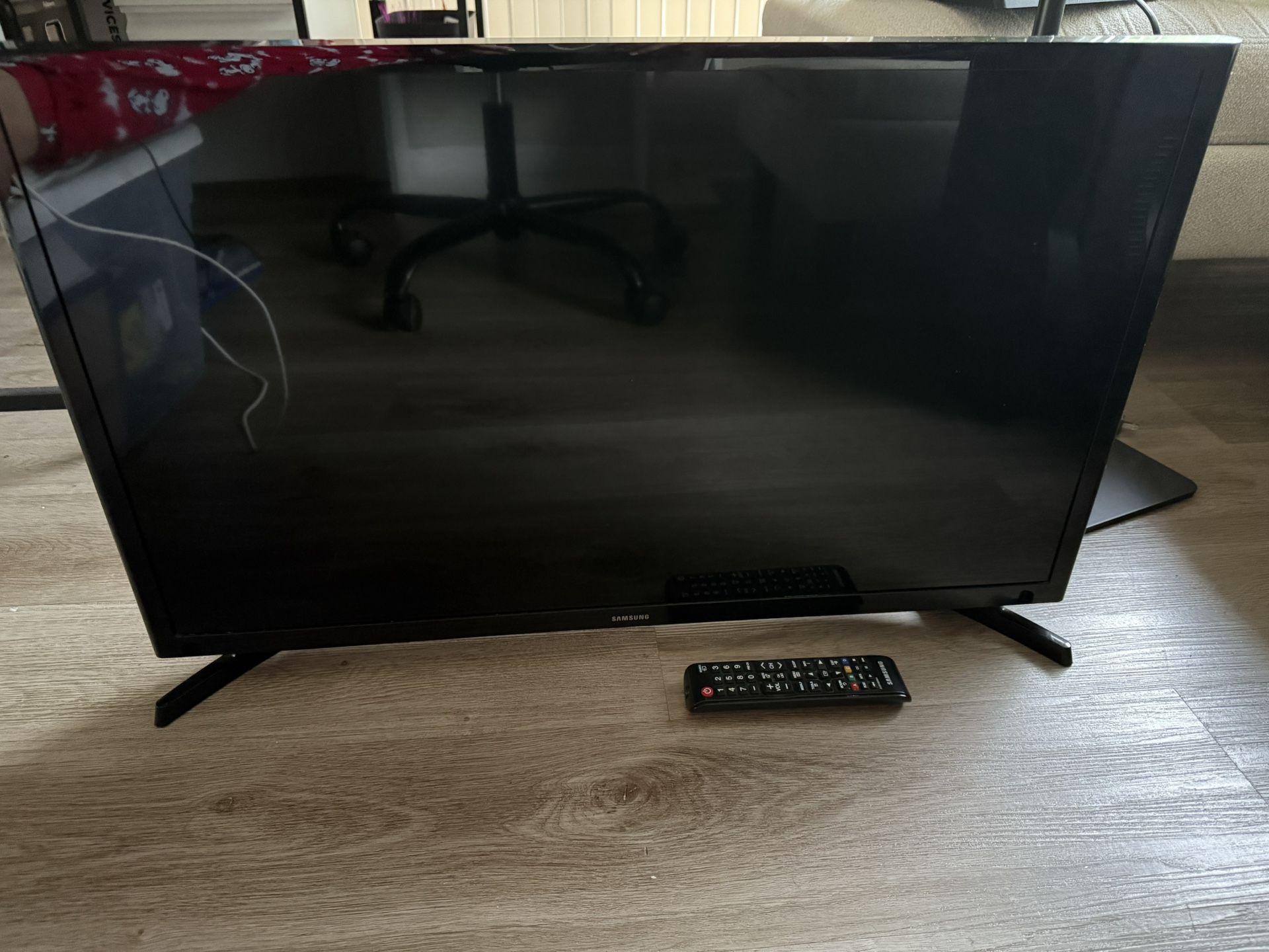 Samsung TV 30”