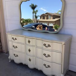Bassett  Dresser And Mirror