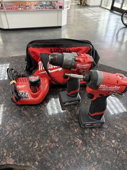 Milwaukee Drill Set
