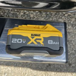 GOOD CONDITION DEWALT 20-Volt MAX XR Lithium-Ion 8.0 Ah Battery 