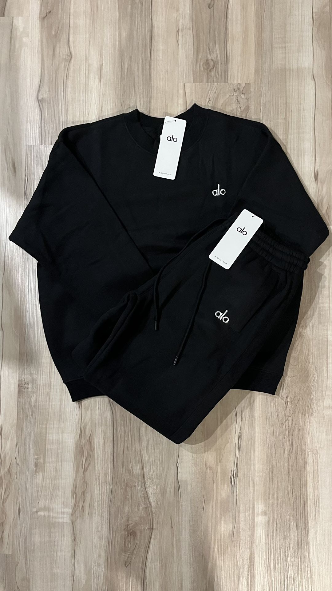 π€ ALO Black Crewneck + Jogger Set (NWT)