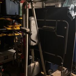 Pull Up Stand