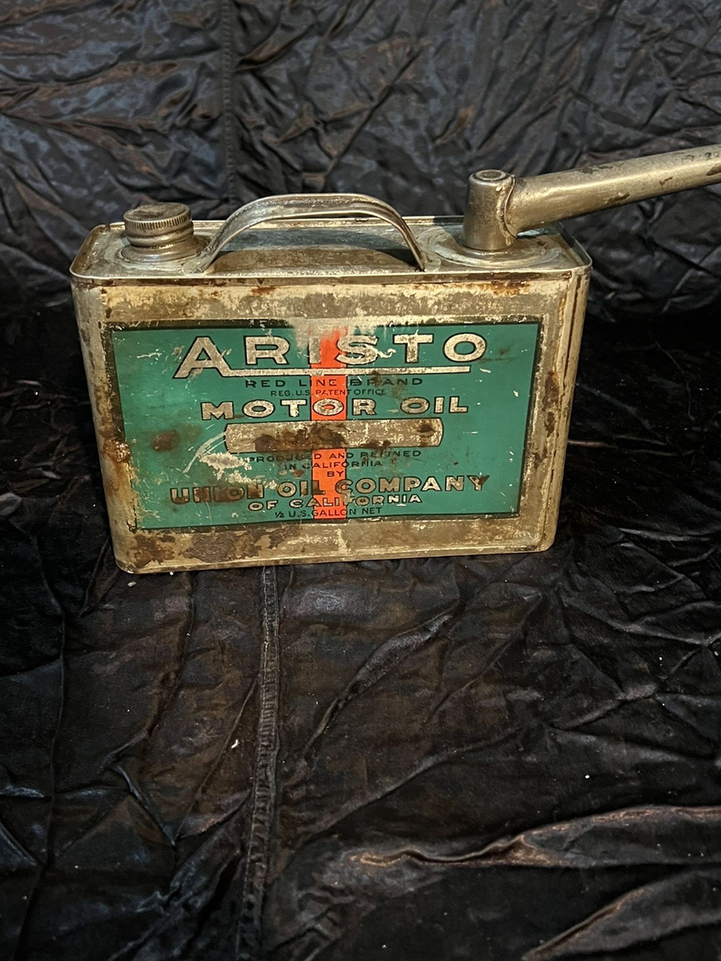 1/2 gallon Aristo Red line brand oil can Union oil company of California