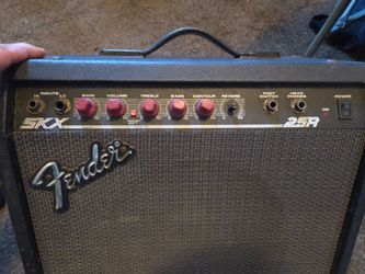Vintage Fender SKX 25R solid-state guitar combo amplifier