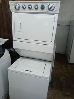 Whirlpool 27" unitized washer and gas dryer stack - Free delivery