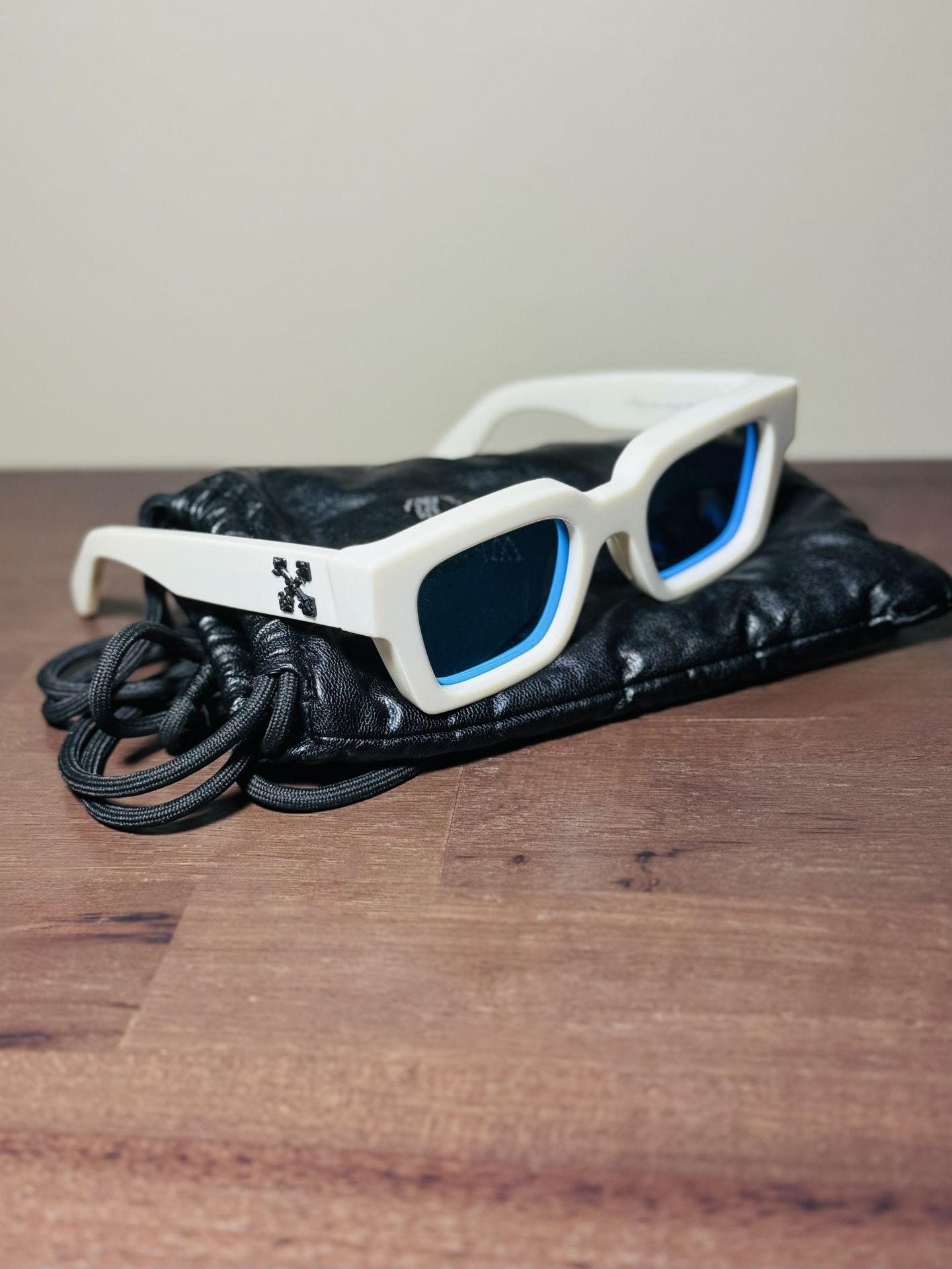 Offwhite "Virgil Alboh" shades
