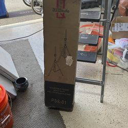 Quest Audio Speaker Stands