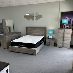 Queen bedroom set (FREE 24H DELIVERY AND SETUP)