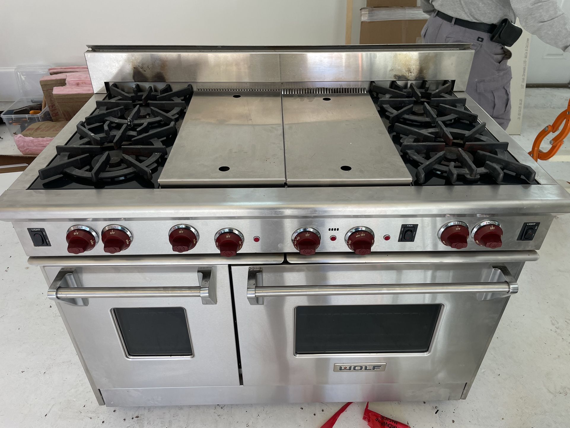 Used Wolf 48in Gas Range ( Griddle And Char ) 