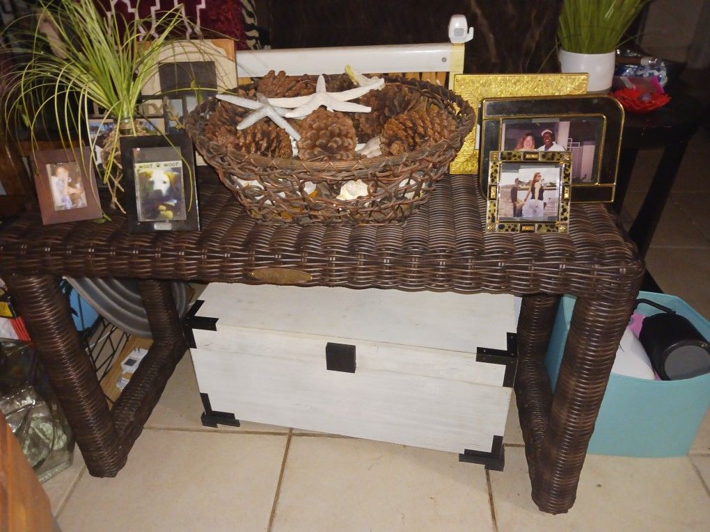 Drexel Heritage Gorgeous Table Couch Table Etc Indoor Outdoors 46in Long Paid 479 Sell 60 Firm
