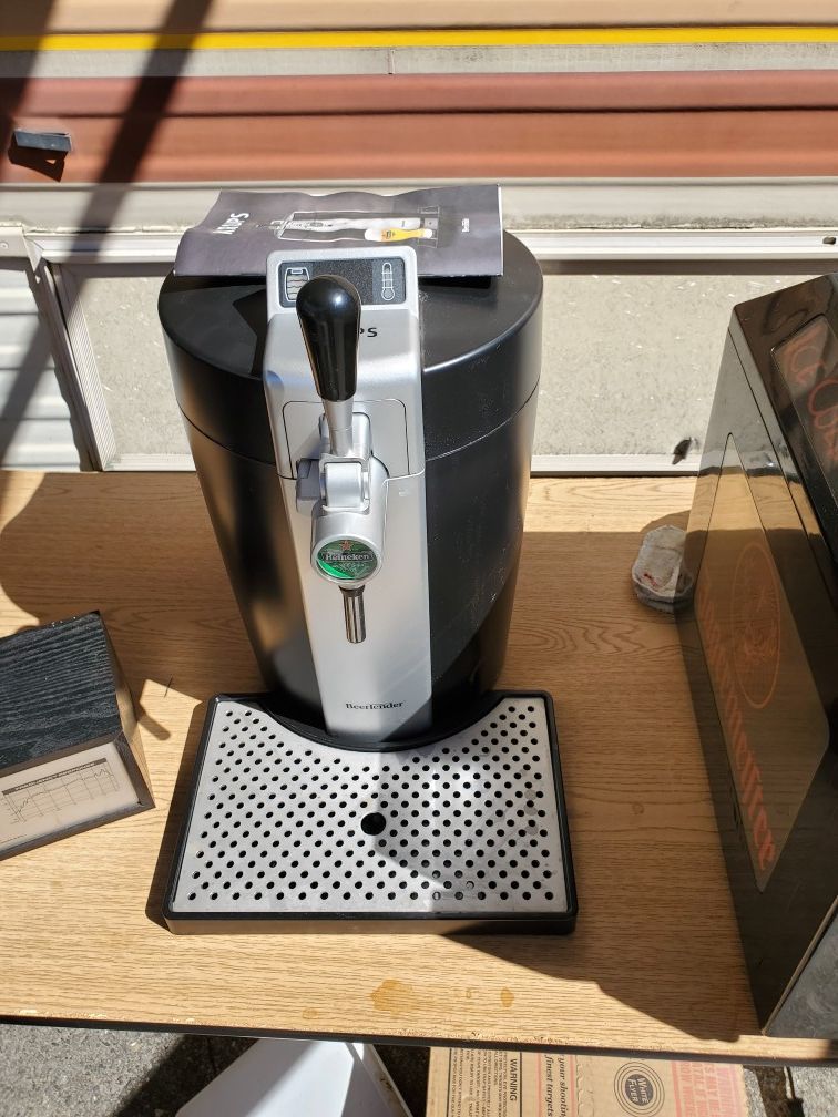 Heineken mini keg machine