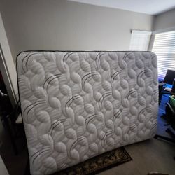 New Queen Size Mattress 