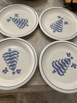plaltzgraff yorktowne christmas plates
