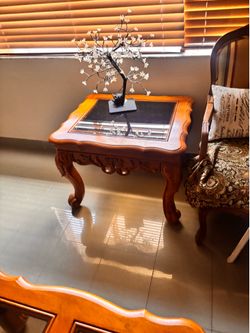 Furniture/ 3 Sofa tables