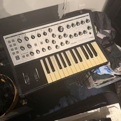 Moog Sub Phatty Synth