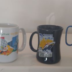 COLLECTIBLE DISNEY MUGS/GLASS SET