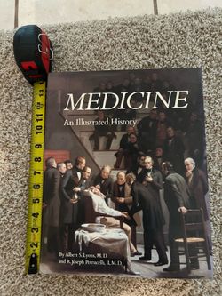 Large Book: Medicine an Illustrated History