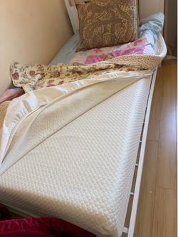 Twin size 2 beds with mattress