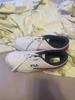 Men’s Filla tennis shoes, size 10.5