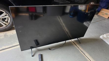 Free Samsung 75 inch TV - blue tinted screen